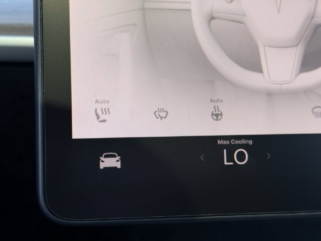 Used 2024 Tesla Model Y Long Range AWD/4WD image 19