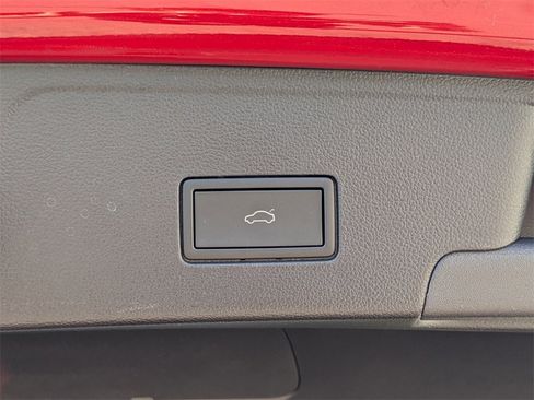 Used 2025 Volkswagen Atlas Cross Sport SE image 14