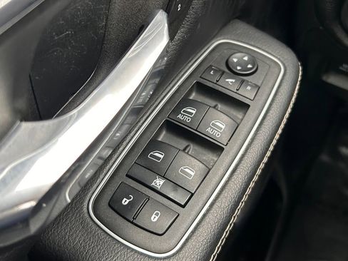 Certified 2022 RAM 1500 Laramie image 24