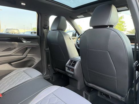New 2026 Volkswagen Tiguan SEL R-Line AWD/4WD image 17