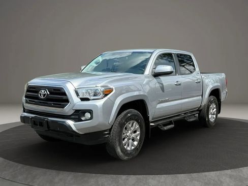 Used 2016 Toyota Tacoma SR5 w/ SR5 Appearance Package (SN) image 1