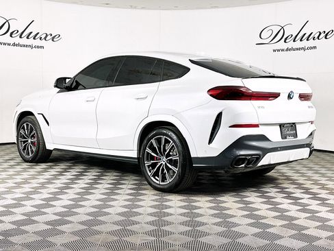 Used 2024 BMW X6 M60i w/ Dynamic Handling Package image 4