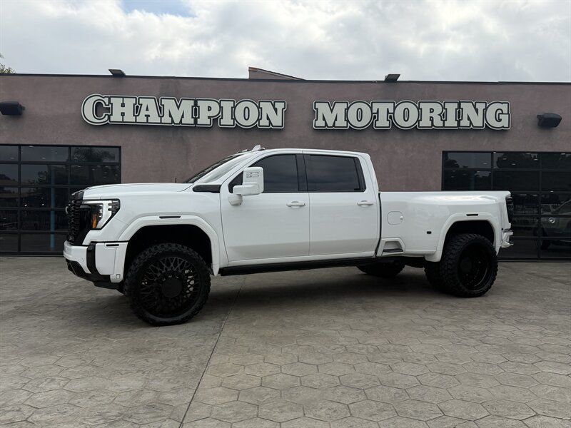 Used 2026 GMC Sierra 3500 Denali w/ Denali Reserve Package AWD/4WD image 1