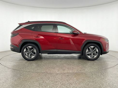 Used 2025 Hyundai Tucson SEL FWD image 11
