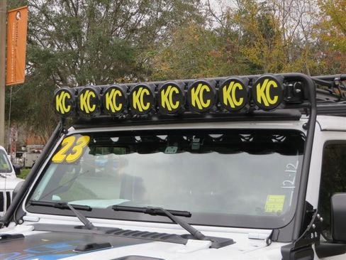 Used 2023 Jeep Wrangler Unlimited Rubicon 4xe image 9