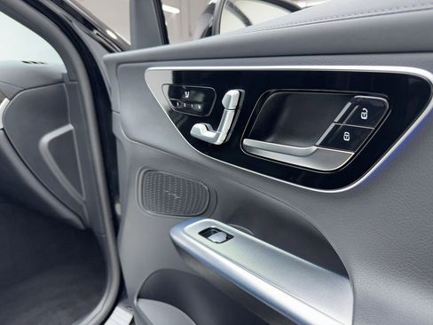 Used 2024 Mercedes-Benz GLC 300 4MATIC image 39