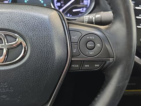 Used 2018 Toyota Camry XLE w/ Driver Assist Package FWD image 17