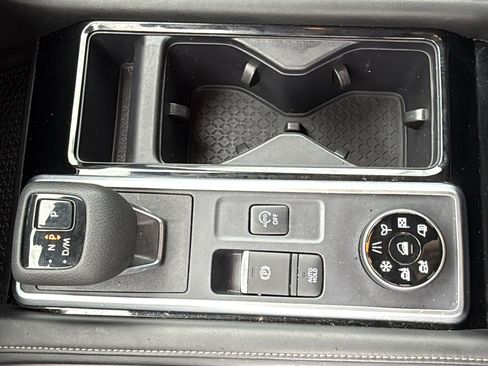 Certified 2024 Nissan Pathfinder SL image 18