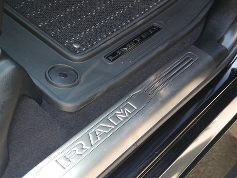 Used 2022 RAM 3500 Limited AWD/4WD image 36