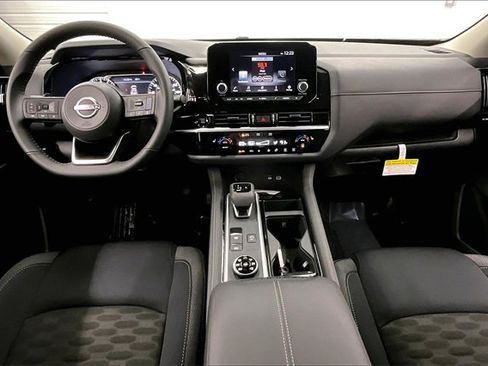 New 2025 Nissan Pathfinder SV w/ Black Appearance Package image 5