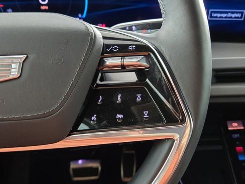 New 2026 Cadillac Vistiq Platinum image 16