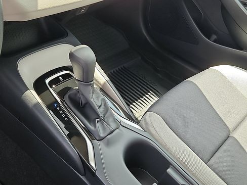Certified 2026 Toyota Corolla LE FWD image 20