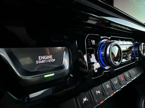 Certified 2025 GMC Sierra 1500 AT4 w/ AT4 Premium Package image 23