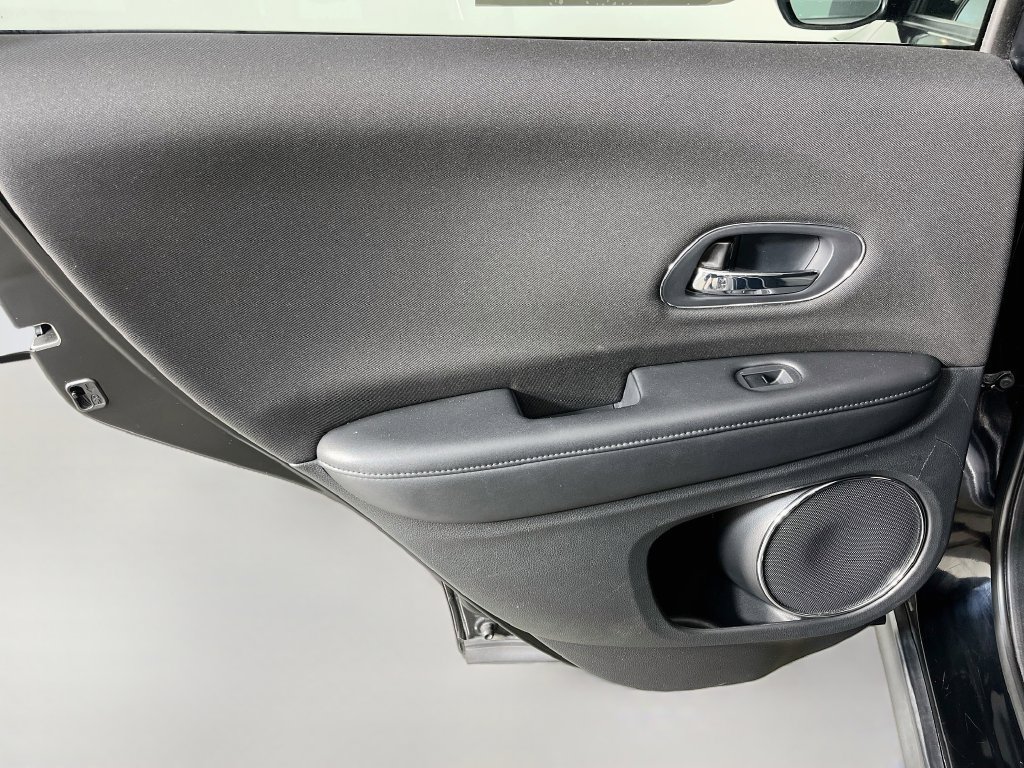 Used 2018 Honda HR-V EX image 29