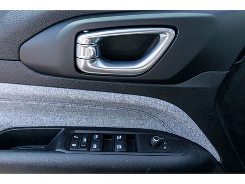 Used 2022 Jeep Compass Latitude image 22