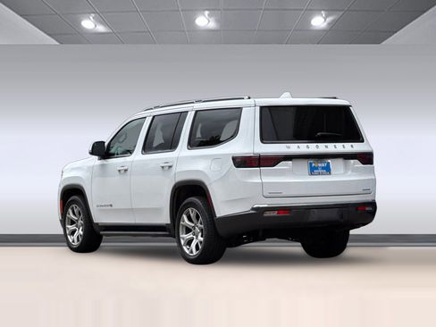 Used 2022 Jeep Wagoneer Series II AWD/4WD image 3
