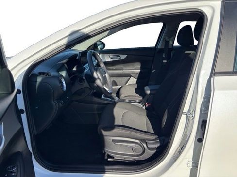 Certified 2023 Kia Forte LXS image 10