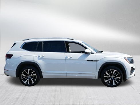 Certified 2024 Volkswagen Atlas SEL Premium R-Line image 8