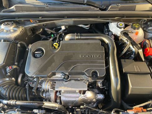 Used 2024 Chevrolet Malibu RS FWD image 33