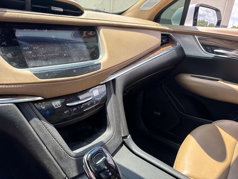 Used 2021 Cadillac XT5 Premium Luxury w/ Platinum Package FWD image 25