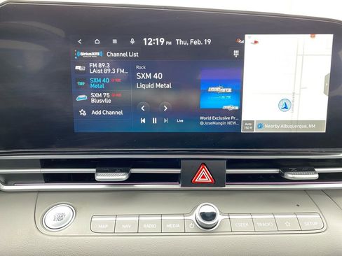 Used 2025 Hyundai Elantra SEL image 11