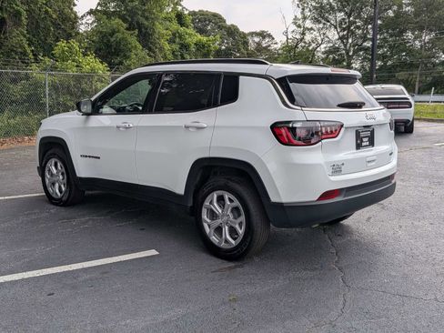 Used 2024 Jeep Compass Latitude AWD/4WD image 7