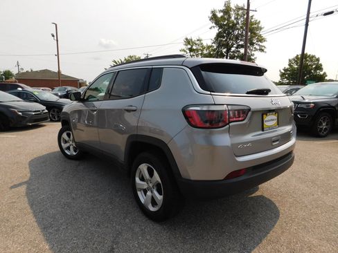 Used 2019 Jeep Compass Latitude w/ Popular Equipment Group AWD/4WD image 7