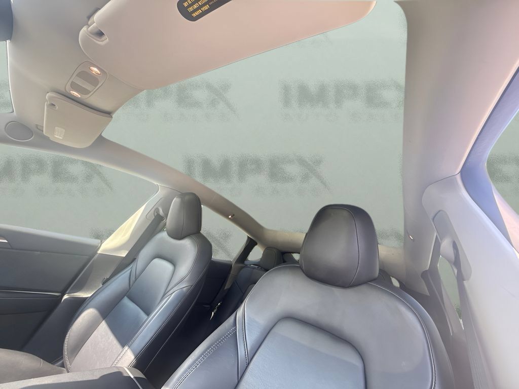 Used 2022 Tesla Model Y Long Range AWD/4WD image 11