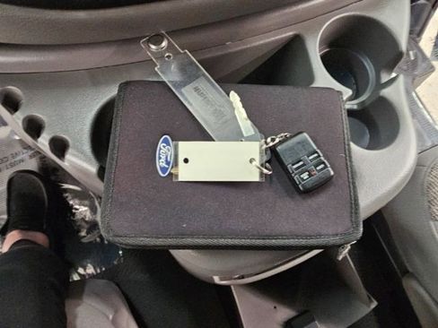 Used 2000 Ford E-150 and Econoline 150 Wagon image 18