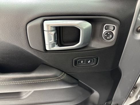 Used 2021 Jeep Wrangler Unlimited Sahara AWD/4WD image 23