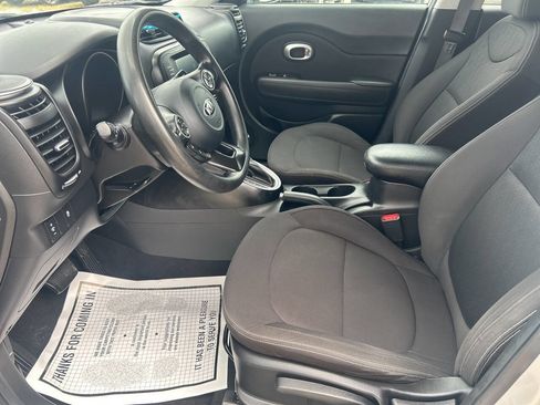 Used 2018 Kia Soul w/ Convenience Package image 6