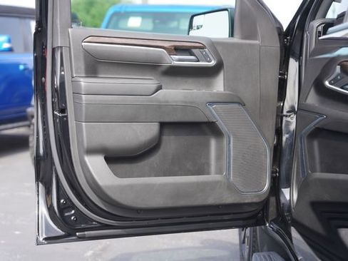 Used 2025 GMC Sierra 1500 Elevation w/ LPO, Elevation Black Package AWD/4WD image 30