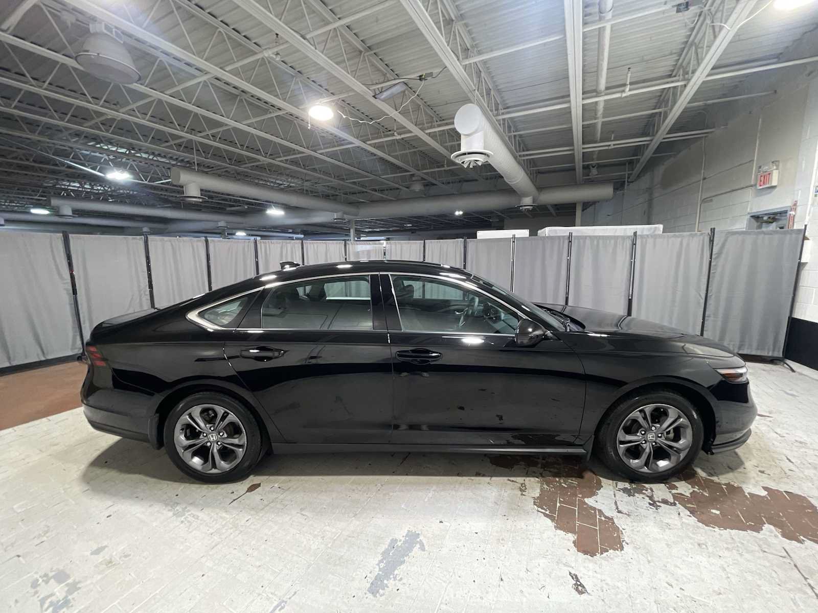 Used 2023 Honda Accord EX image 27