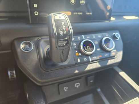 Used 2022 Land Rover Defender 110 V8 image 30