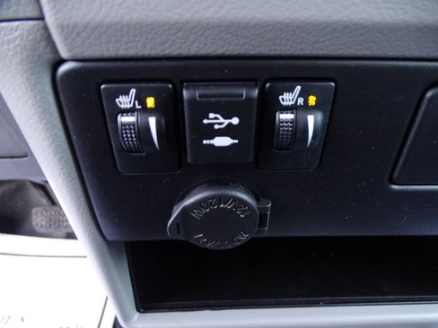 Used 2018 Toyota Sienna LE AWD image 28