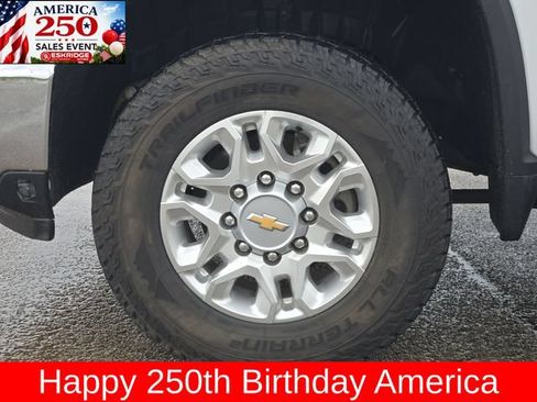 Used 2025 Chevrolet Silverado 2500 LT AWD/4WD image 13
