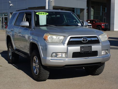 Used 2013 Toyota 4Runner SR5 w/ Convenience Pkg image 17