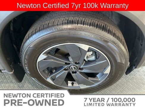 Used 2025 Nissan Rogue SV FWD image 44
