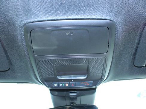 Used 2025 Chevrolet Traverse LT FWD image 28