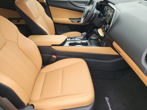 Certified 2025 Lexus NX 250 FWD w/ Premium Package image 18