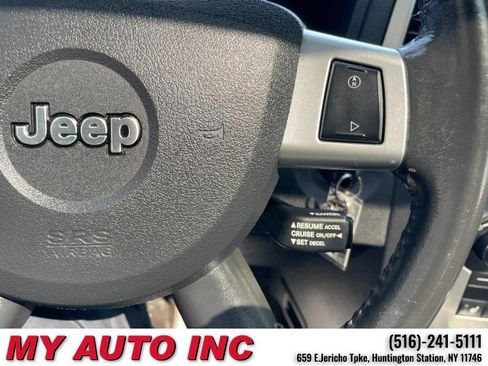 Used 2010 Jeep Grand Cherokee Laredo image 22