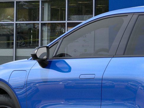 New 2026 Chevrolet Equinox EV LT image 12