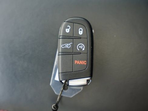 Used 2024 Dodge Durango GT image 40