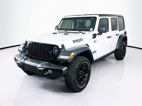 Used 2023 Jeep Wrangler Unlimited w/ Cold Weather Group AWD/4WD image 3