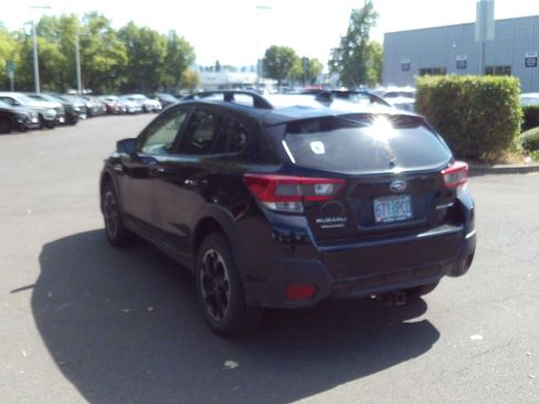 Used 2023 Subaru Crosstrek 2.0i Premium AWD/4WD image 3
