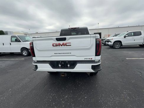 Used 2024 GMC Sierra 2500 AT4 w/ AT4 Premium Plus Package image 7