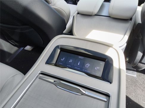 New 2026 Lincoln Navigator L Reserve AWD/4WD image 23