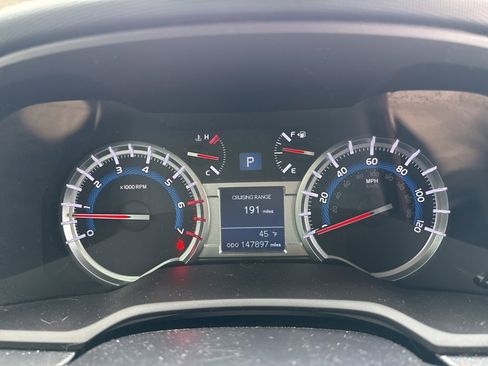 Used 2014 Toyota 4Runner SR5 image 12