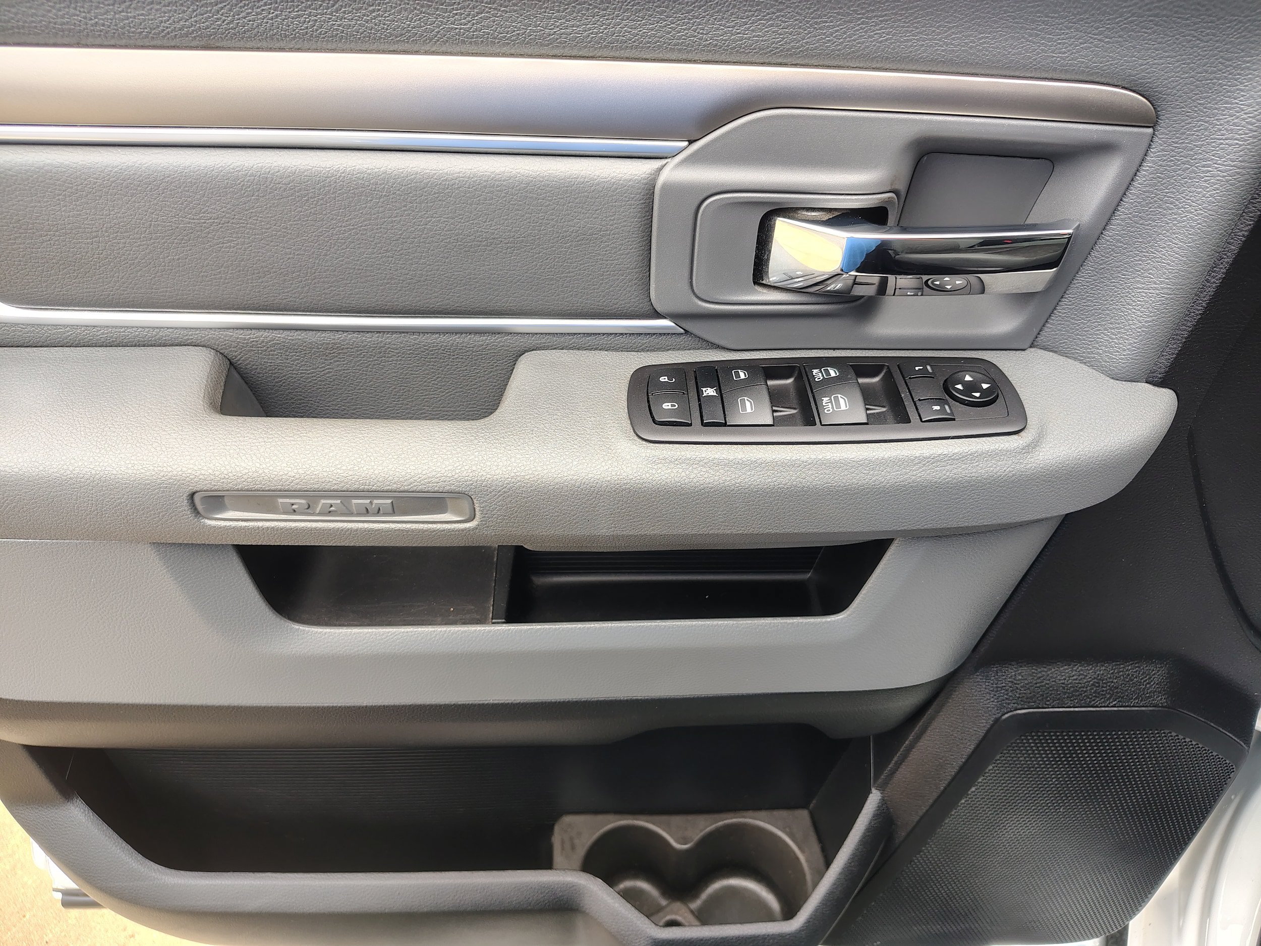 Used 2026 RAM 1500 Laramie w/ Night Edition AWD/4WD image 14
