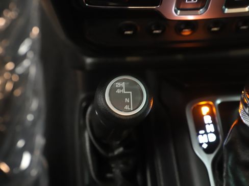 Certified 2019 Jeep Wrangler Sport image 17